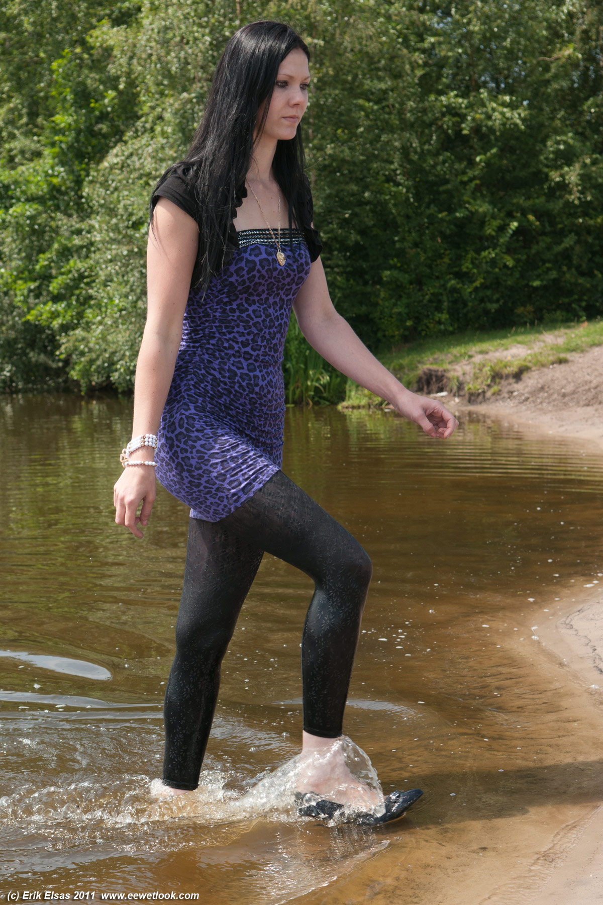 Wwf 56035 Playing With A Garden Hose In White Skirt And Leggings Wetlook World Forum